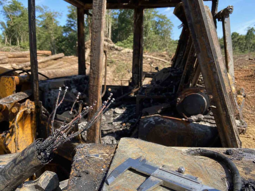 Incêndio em máquina florestal na cidade de Mariana Pimentel RS