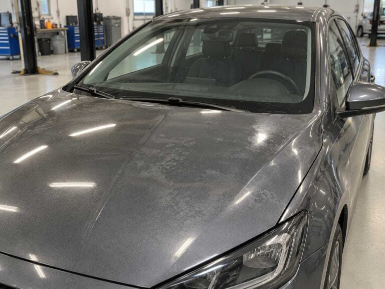 Inspeção e perícia em pintura automotiva com análise de verniz em Lajeado RS.